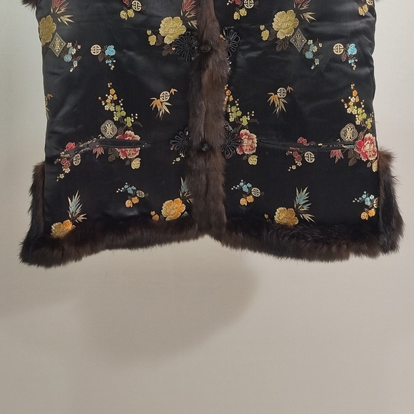 Women's Medium Brown Fur Vest - Picture 4 of 7